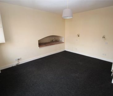 1 Bedroom Flat / Apartment - Bank Street, Bishops Waltham - Photo 1