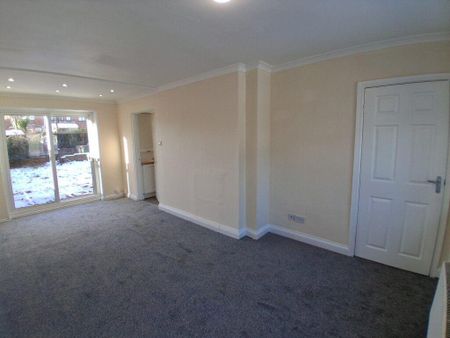 3 bedroom terraced house to rent - Photo 2
