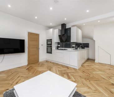 3 bedroom ground floor flat to rent - Photo 4