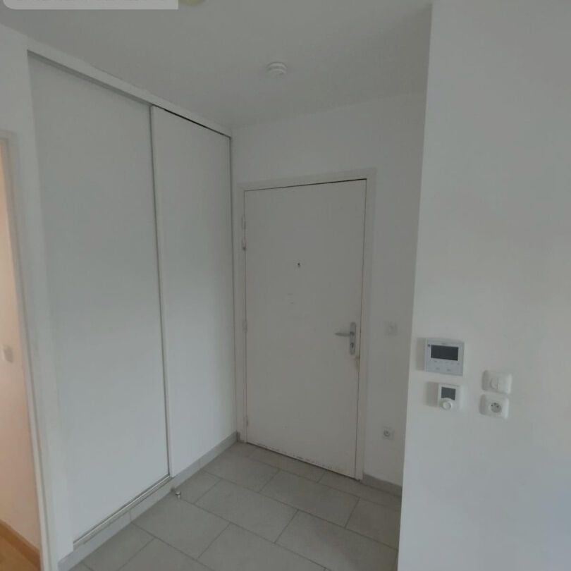 Location Appartement 4 pièces 83m² - Photo 1