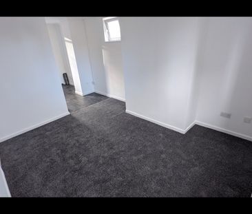 3 Bed Flat, Summer Street, S3 - Photo 2