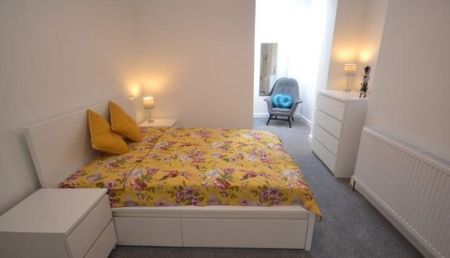 Room 2, Fore Street, EX1 3BR - Photo 3