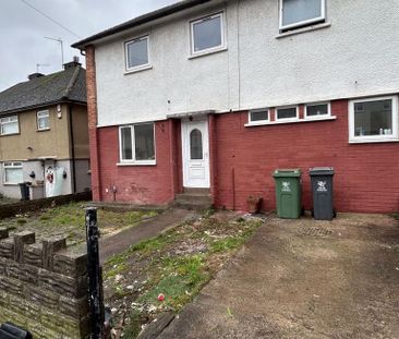 3 bedroom end of terrace house to rent - Photo 2