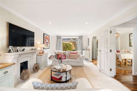 A wonderful four bedroom detached house with double garage and off street parking. - Photo 2