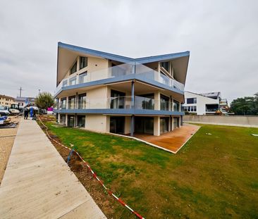 Beautiful new duplex penthouse in St-Prex 2 steps from the lake! - Photo 2