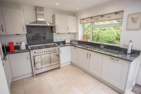 4 bedroom detached house to rent - Photo 5