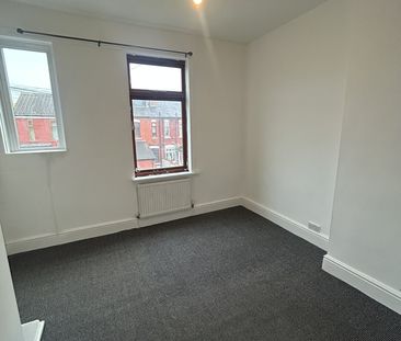 2 Bed Terraced House, Hinde Street, M40 - Photo 2