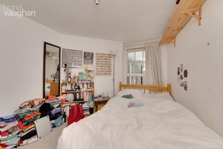 4 bedroom end of terrace house to rent - Photo 5