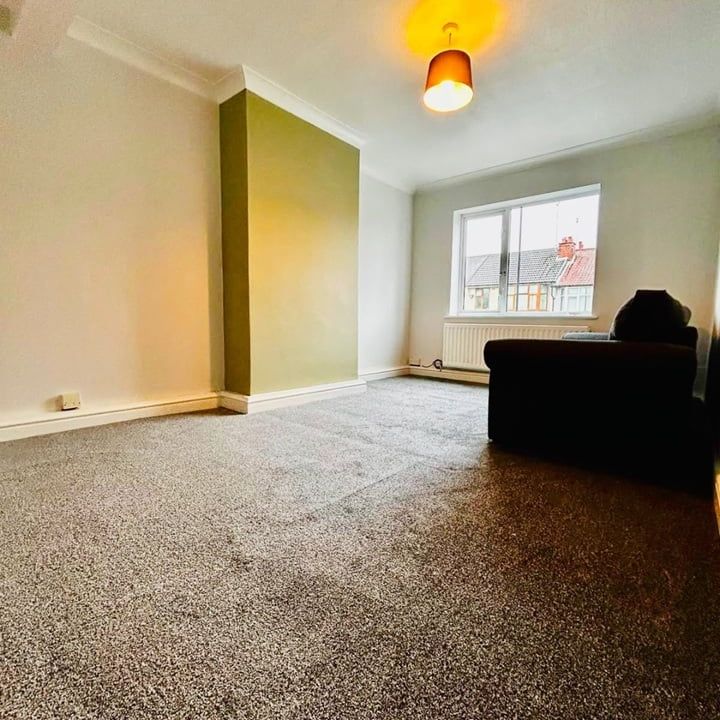2 Bed Flat, Albany Road, CV5 - Photo 1