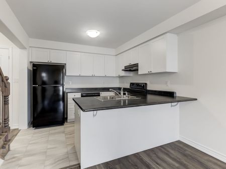 For Lease - 7 Bluegill Crescent, Whitby, Ontario - Photo 2