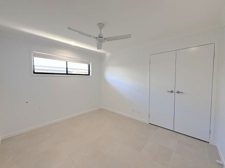 Modern Family Home in Lochinvar - Photo 3