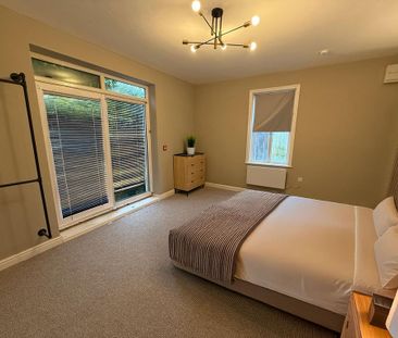 6 bedroom terraced house to rent - Photo 2