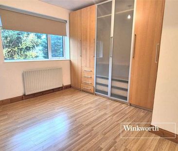 Armstrong Crescent, New Barnet, EN4 - Photo 5