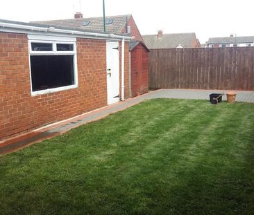 3 bedroom semi-detached house to rent - Photo 2