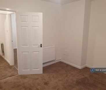 3 bedroom end of terrace house to rent - Photo 6