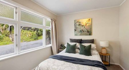 4-Bedroom, 2-Bathroom Home in Aro Valley - Photo 4