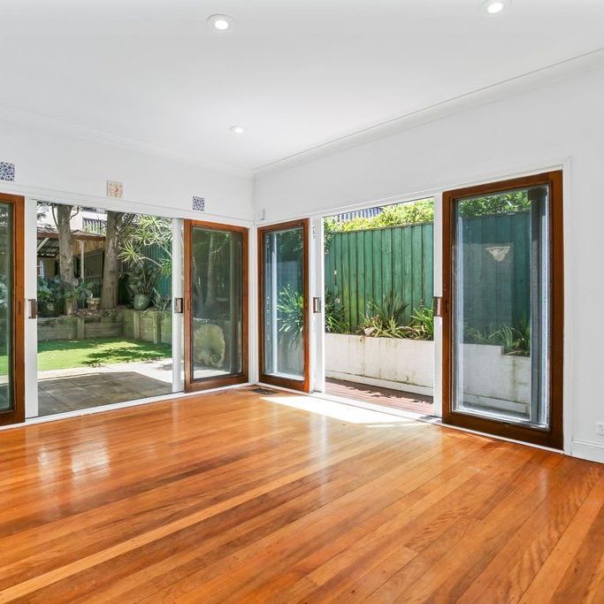 A Grand Harbourfront Sanctuary of Historic Distinction - Photo 1