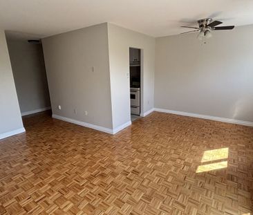 421 West Street, Orillia - Photo 3