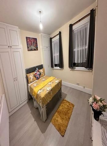 4 bedroom terraced house to rent - Photo 3