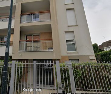 Location Appartement 2 pièces 41m² ST MAUR DES FOSSES 94100 - Photo 2