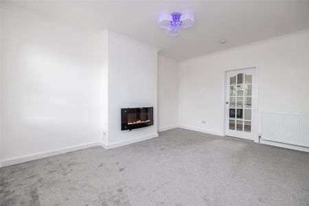 3 bedroom flat to rent - Photo 2