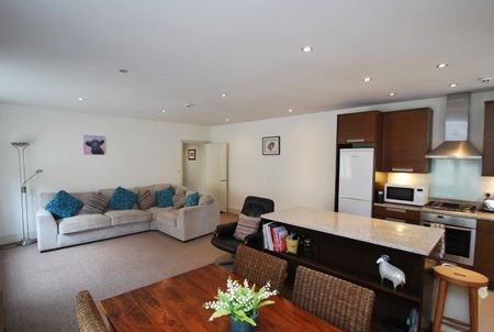 Sutcliffe House, Bath, London Road - Photo 3