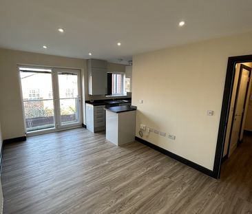 1 Bed Flat, Burgess Road, LE2 - Photo 2
