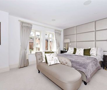 A beautiful five bedroom home offering luxury riverside living alon... - Photo 4