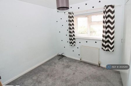 3 bedroom terraced house to rent - Photo 5