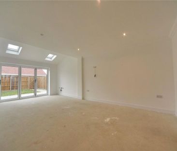 4 bedroom detached house to rent - Photo 3