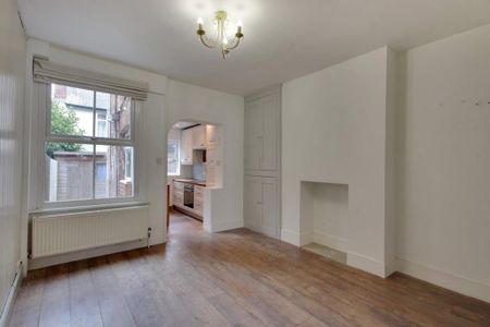 2 bedroom semi-detached house to rent - Photo 3