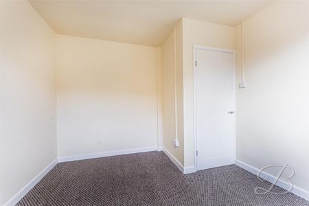 3 bedroom - Photo 2