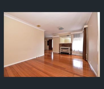 Comfortable Family Living in Keysborough Break of lease $610 per we... - Photo 2