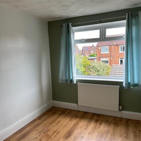 2 Bedroom Semi-Detached House For Rent in Farm Street, Oldham - Photo 1