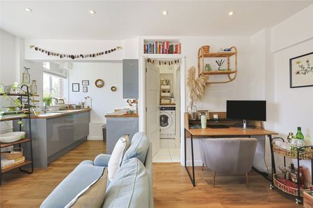 Upper Richmond Road, Putney, SW15 6JE - Photo 2