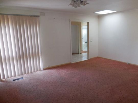 47 Charles Green Avenue, Endeavour Hills - Photo 1