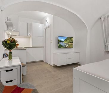 KOMPLETNÁ REKONŠTRUKCIA 1 izbový byt 24 m2 – Prostredná ul. 15 / Sv... - Photo 4