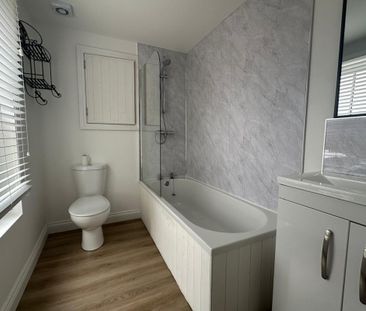Bridgend Road, Llanharan, PONTYCLUN - Photo 2