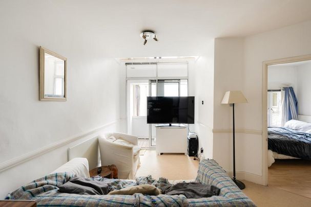 1 bedroom ground floor flat to rent - Photo 1