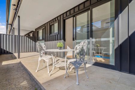 Modern 5-Bedroom Double-Storey Duplex in Central Jindabyne - Photo 4