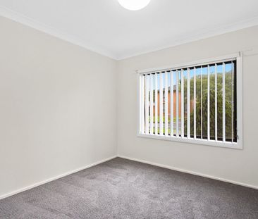 Renovated ground floor unit - Photo 3