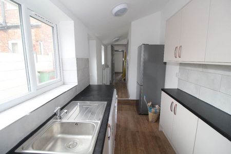 Marsh Lane, PRESTON PR1 8RT - Photo 5