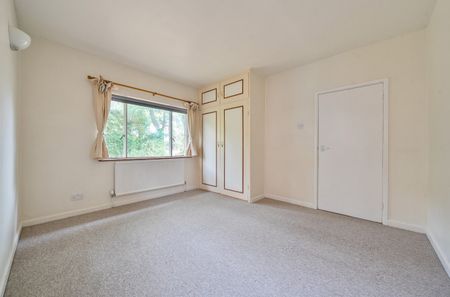 3 bedroom detached bungalow to rent - Photo 4