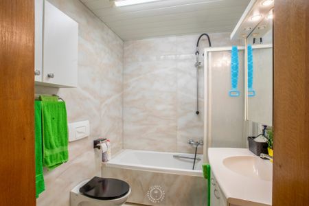 Ruim appartement met 2 slaapkamers en terras, zicht op het stadspark - Photo 2