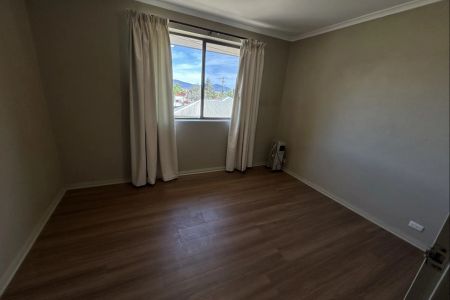Gippsland Street 3 bedroom unit on 12 month lease. - Photo 4