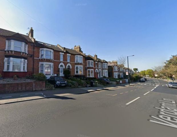 Studio Flat, Verdant Lane, SE6 - Photo 1