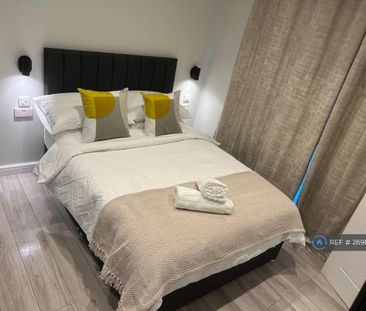 1 bedroom in a house share to rent - Photo 1