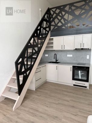Podnájem loftu o výměře 27,26 m - Photo 1