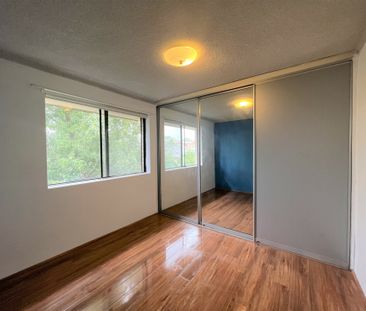 Renovated 2 Bedroom Unit with LUG - Photo 2