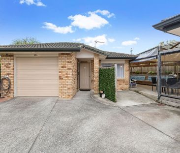 Charming 2BR Home with Garden - Photo 6